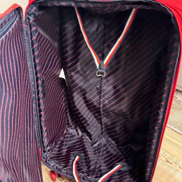 Tommy Hilfiger Logan 28" Softside Spinner, luggage, suitcase travel bag - Picture 14 of 16